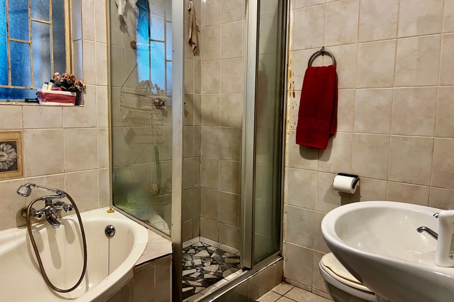 7 Bedroom Property for Sale in George Central Western Cape